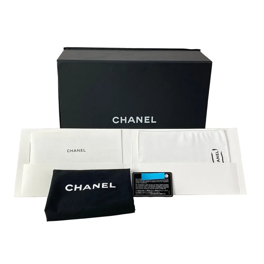 Chanel Boy Chanel / Matelasse Shoulder Bag A92193